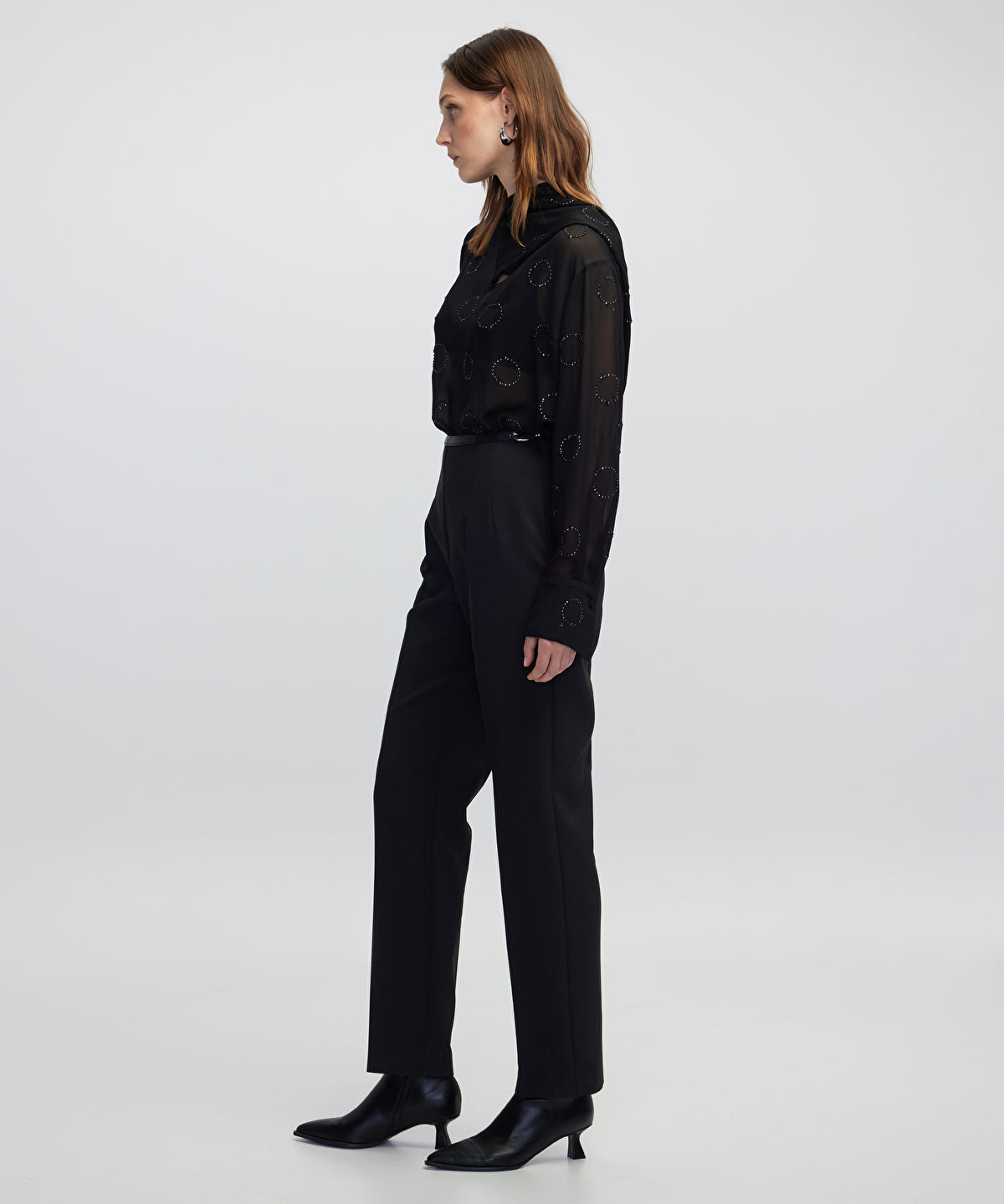 Zoomed Belted Carrot Fit Trousers