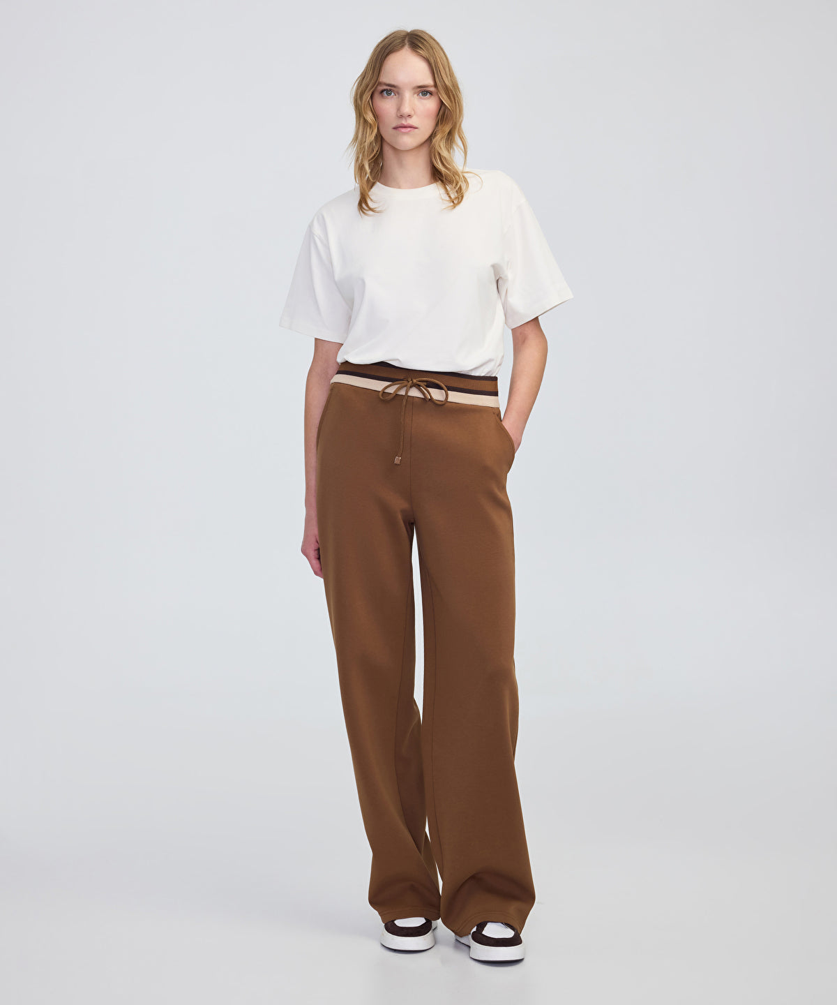 Contrast Waist Wide-Leg Trousers