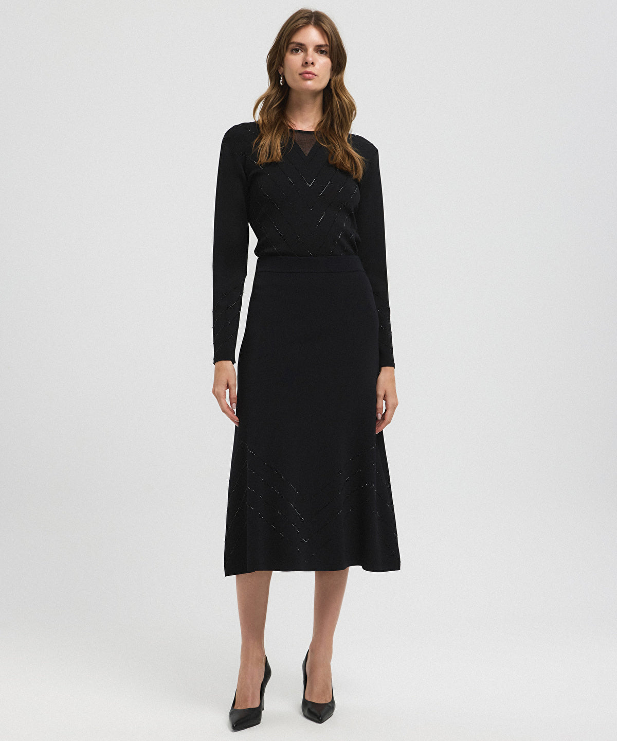 Zoomed Rhinestone Knit Skirt