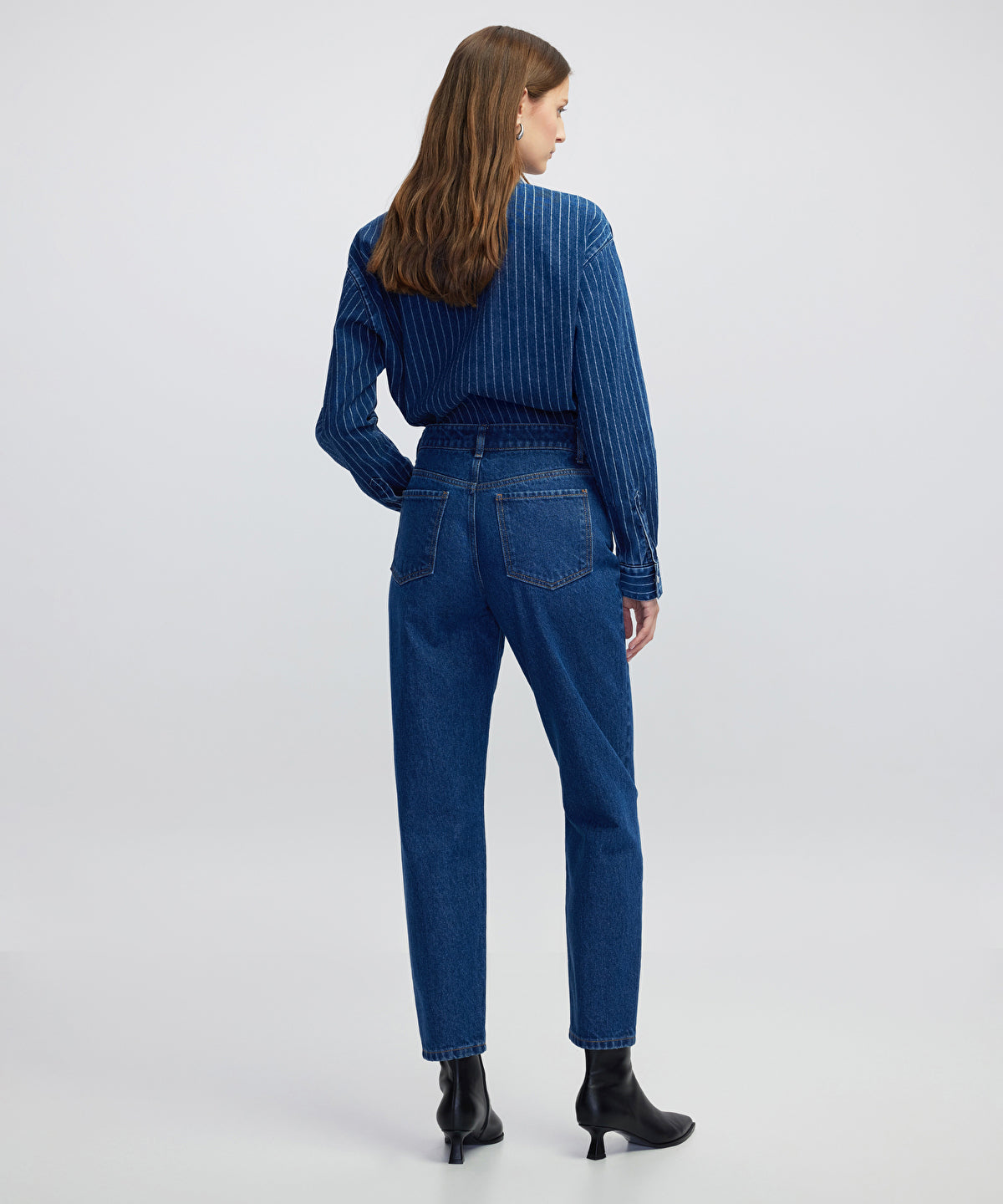 Zoomed Mom Fit Jeans