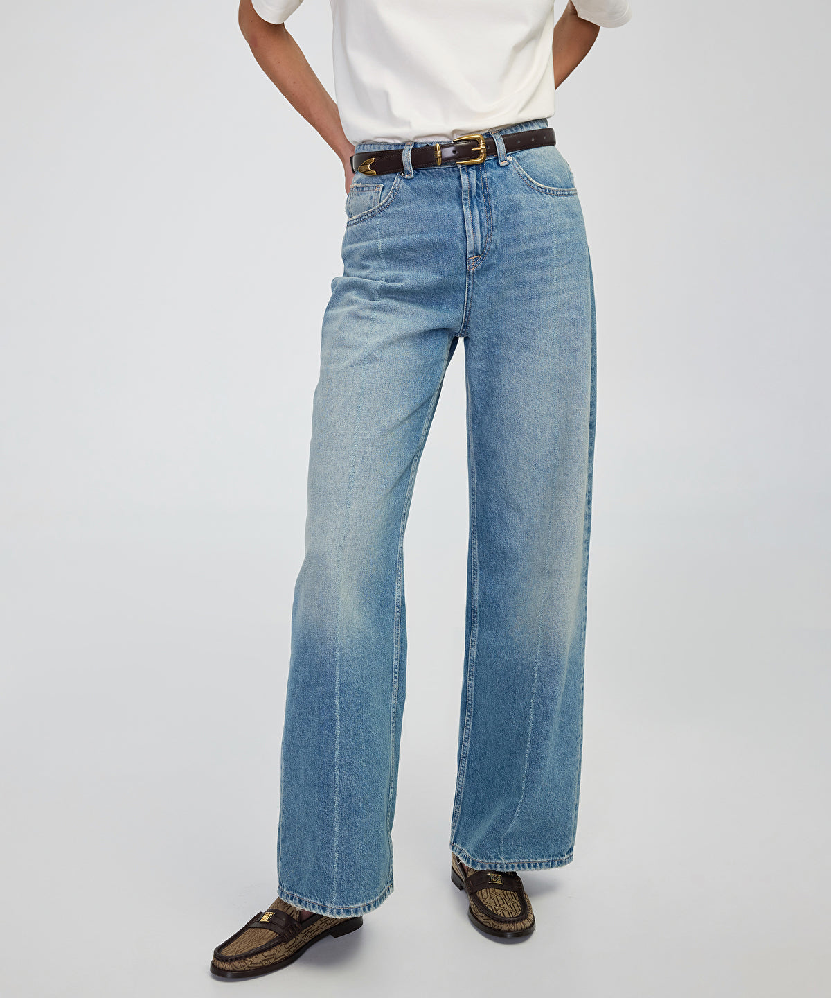 Wide-Leg Jeans