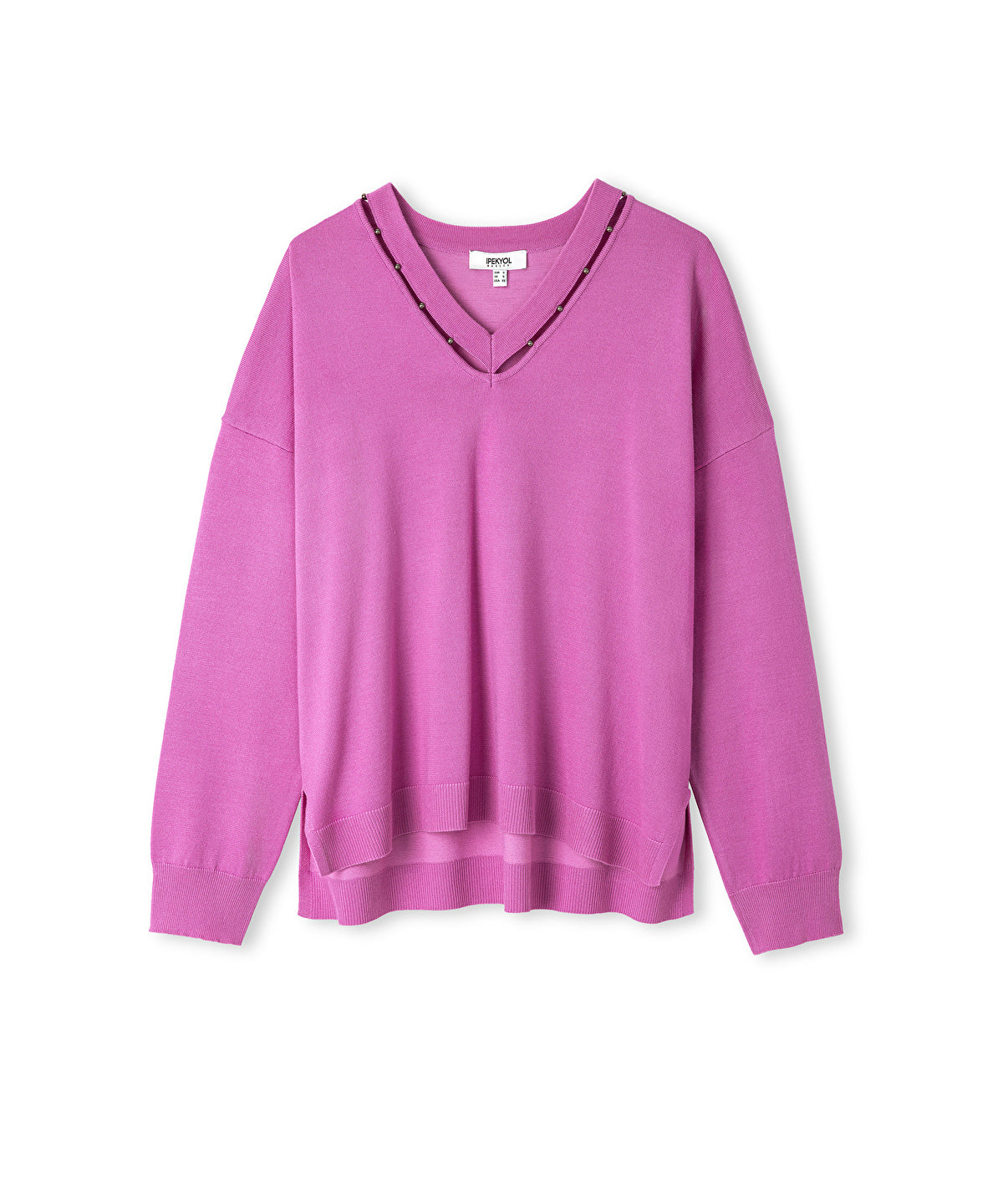 Zoomed KNITWEAR