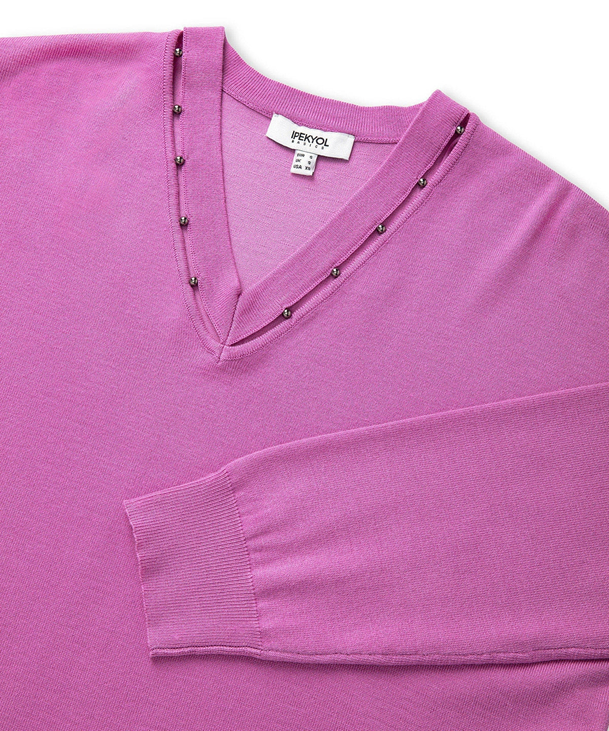 Zoomed KNITWEAR