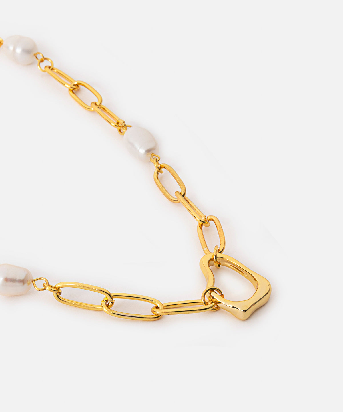 Chain Necklace with Faux Pearl