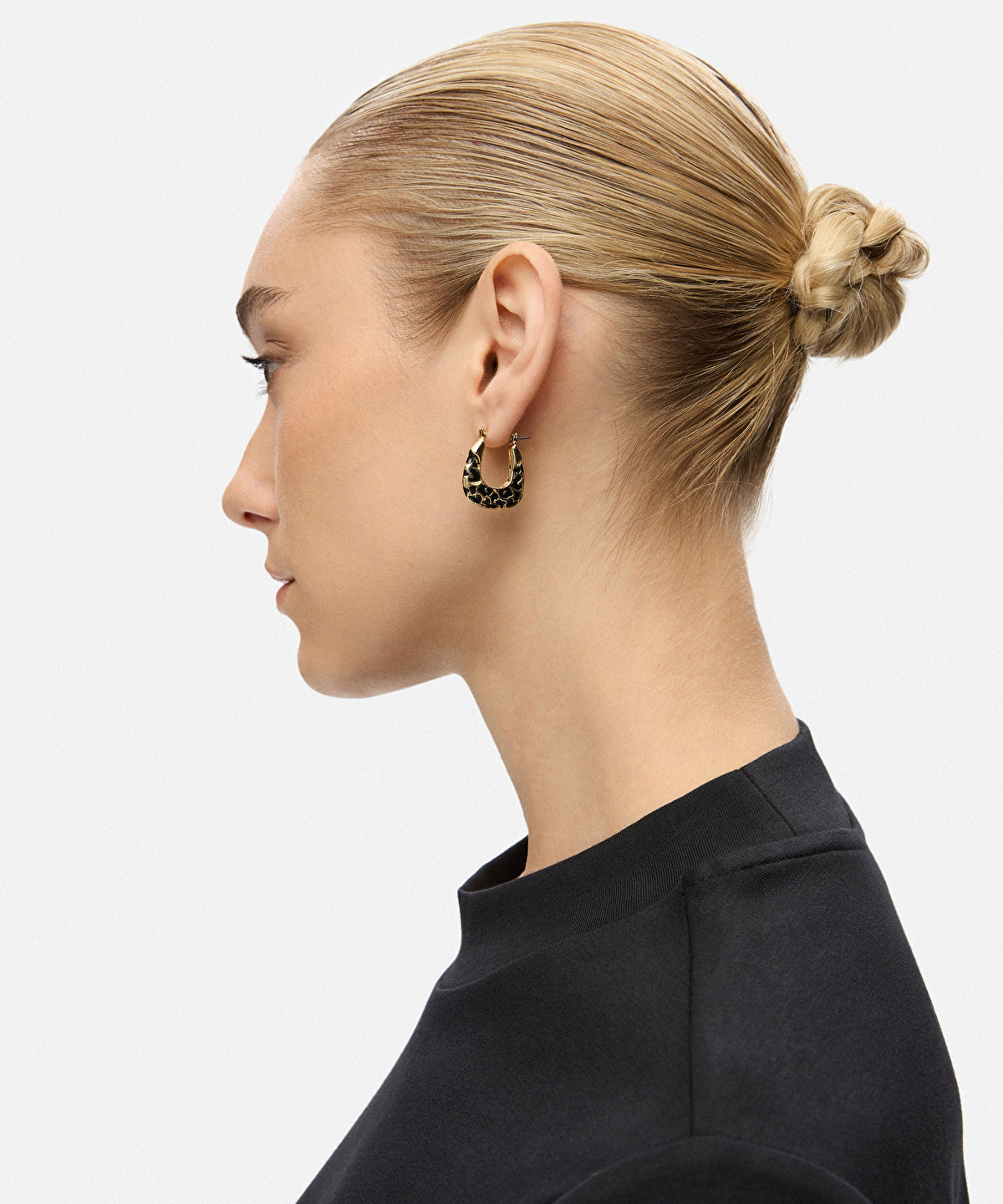 Zoomed EARRINGS