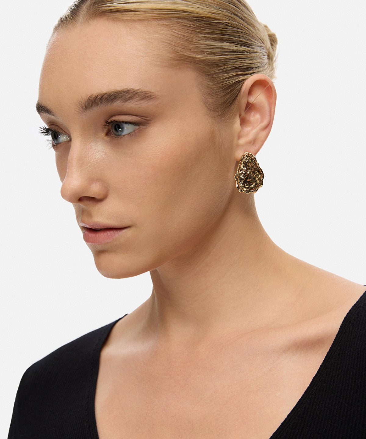 Zoomed EARRINGS