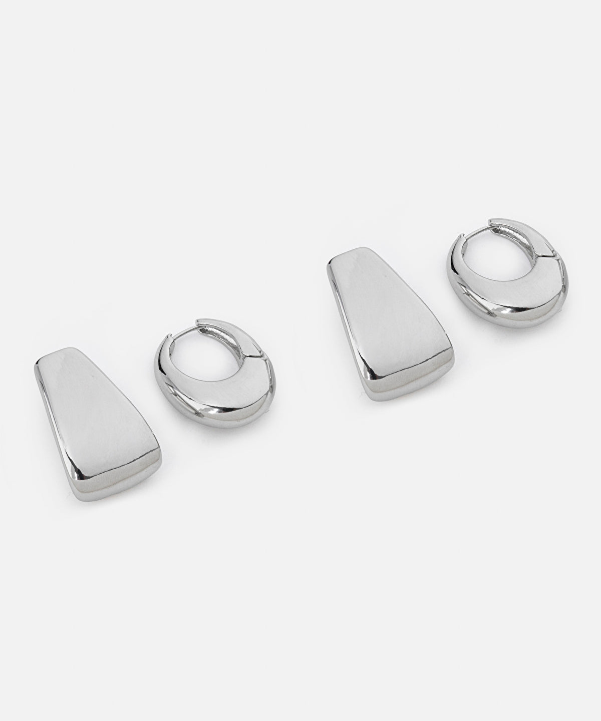 Zoomed Pack of Two Earrings