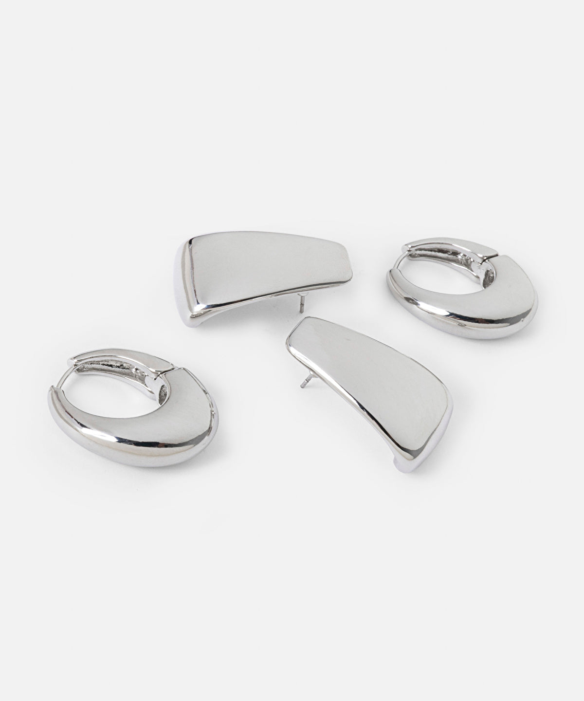 Zoomed Pack of Two Earrings
