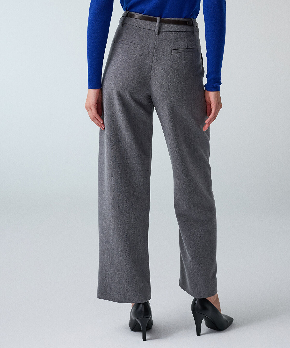 Belted Barrel Trousers