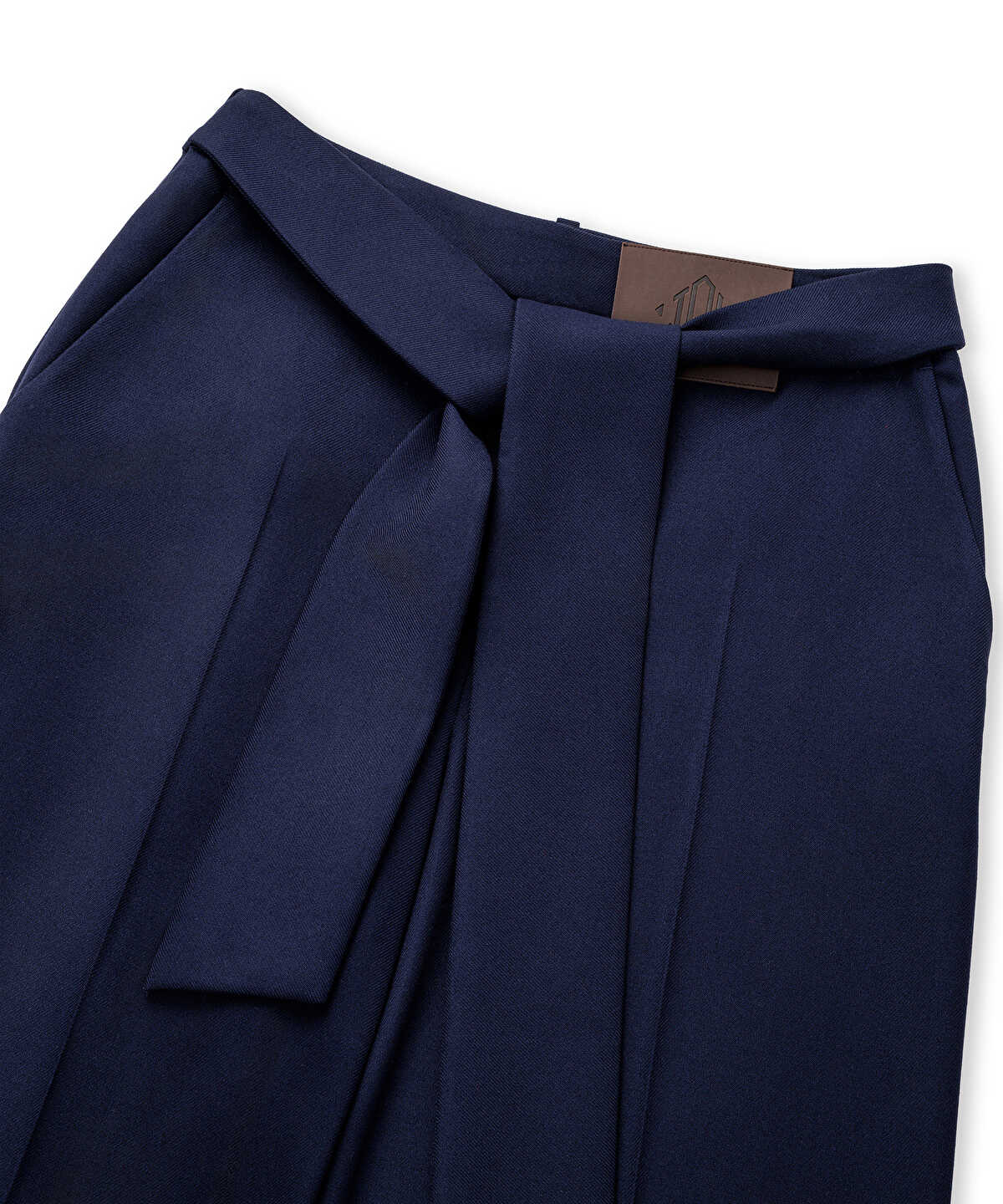 Belted Carrot Fit Trousers