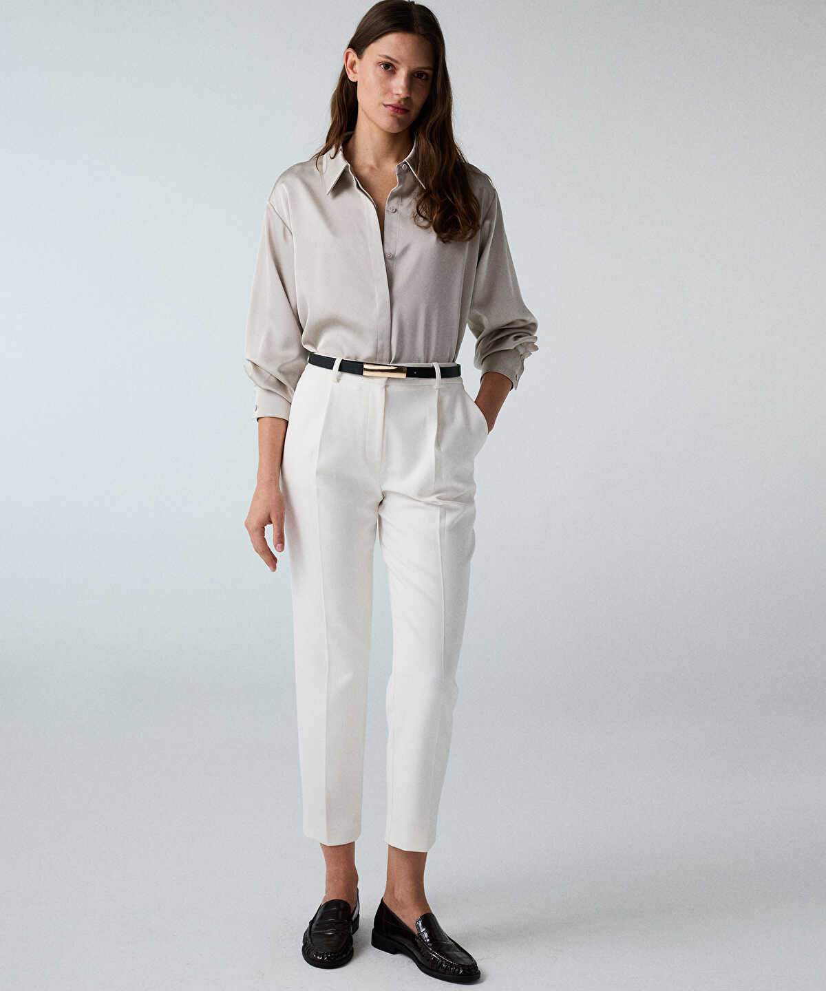 Pleat-Front Carrot Trousers