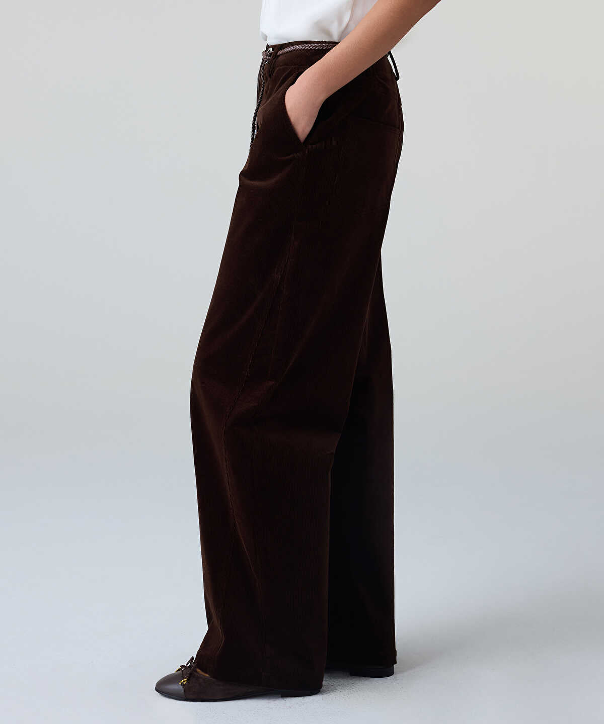 Beaded-Belt Barrel Trousers