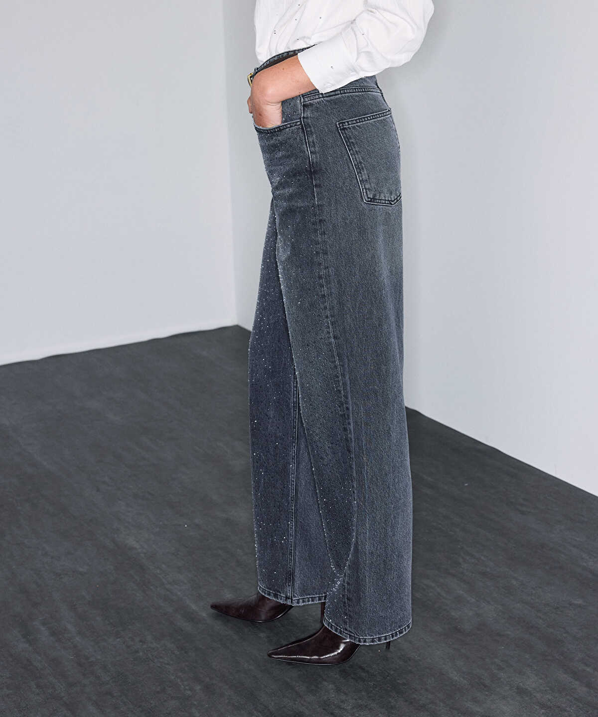 Wide-Leg Jeans with Rhinestones