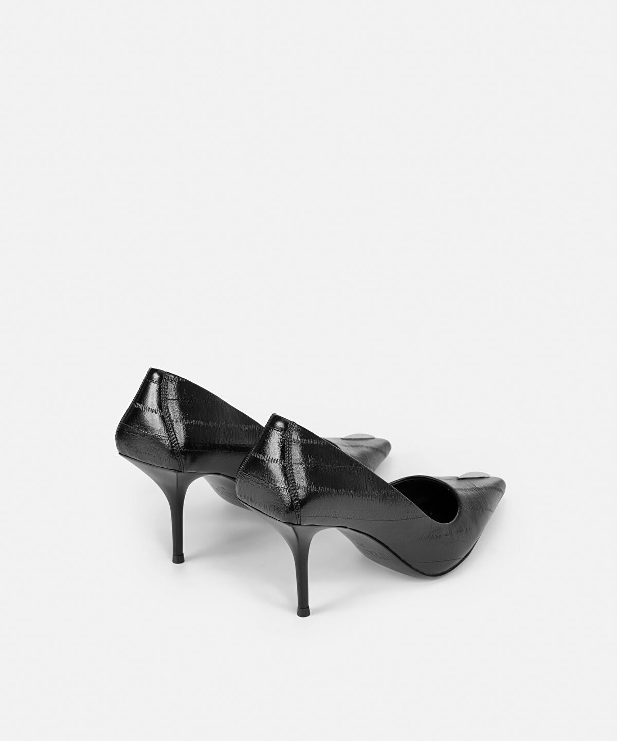 HIGH-HEELS