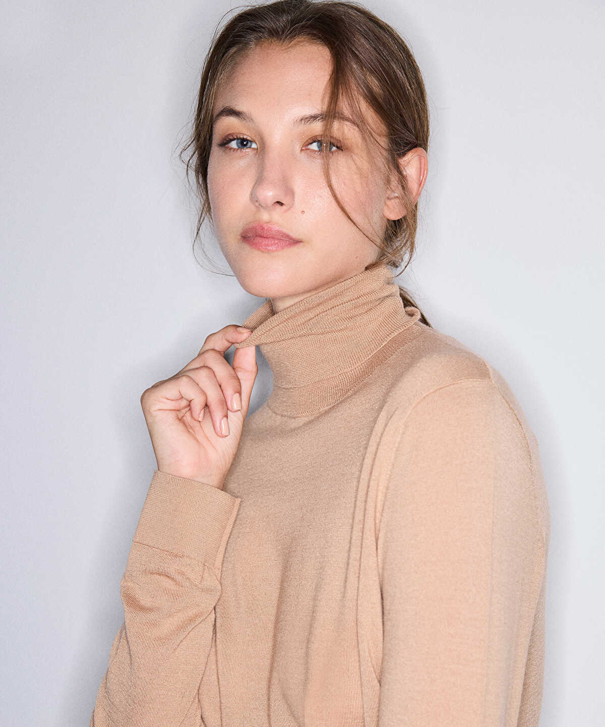 Wool-Blend Turtleneck Knit Top