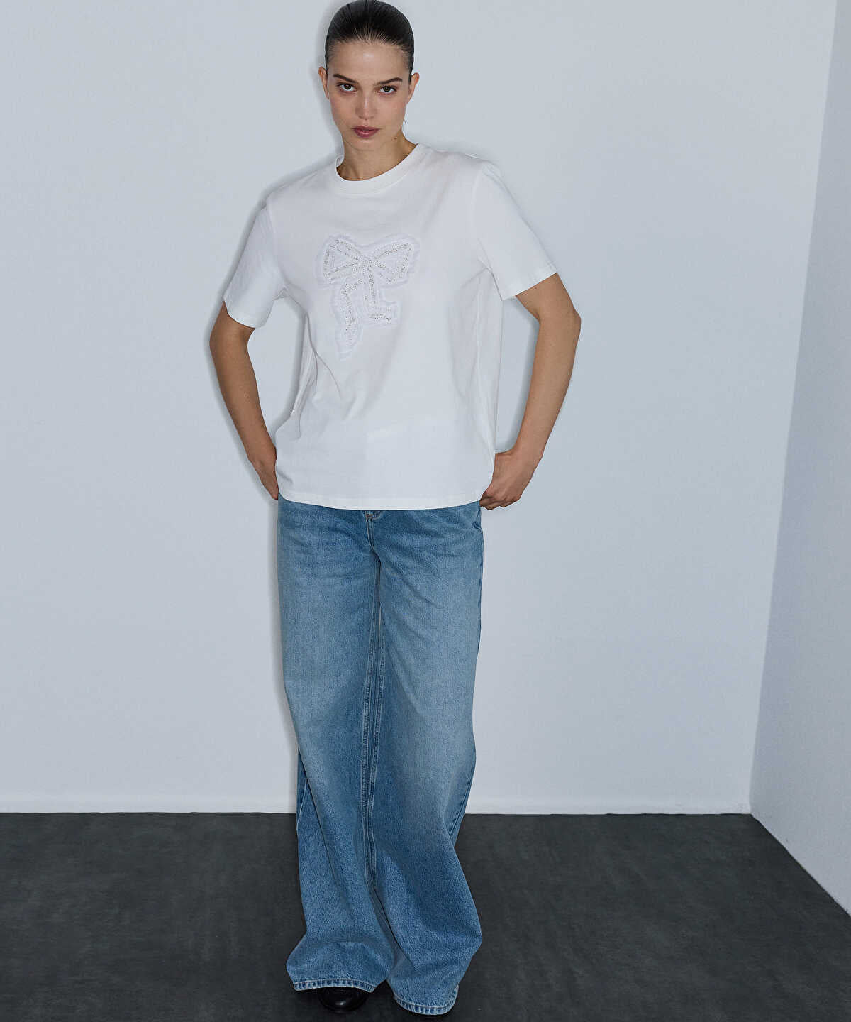 Bow Applique T-Shirt