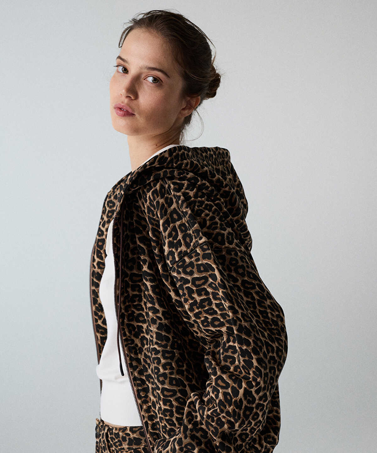 Oversized Leopard-Print Sweatshirt