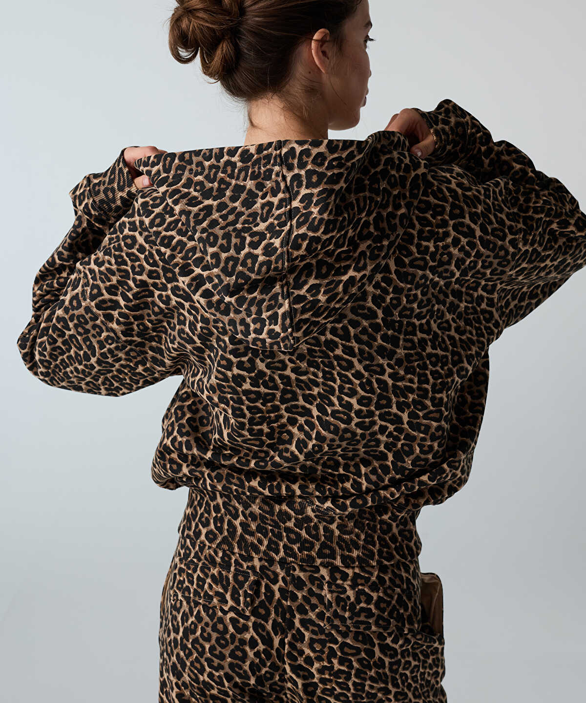 Oversized Leopard-Print Sweatshirt