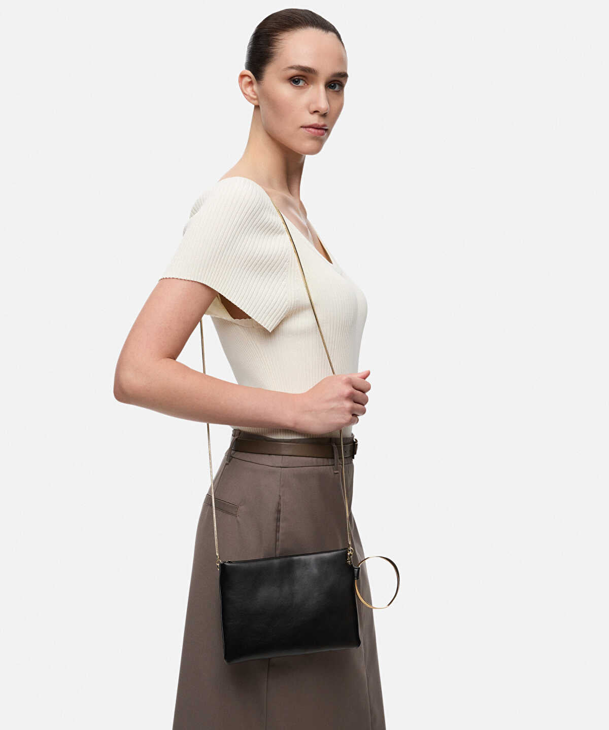 Chain Strap Clutch with Metal Hoop