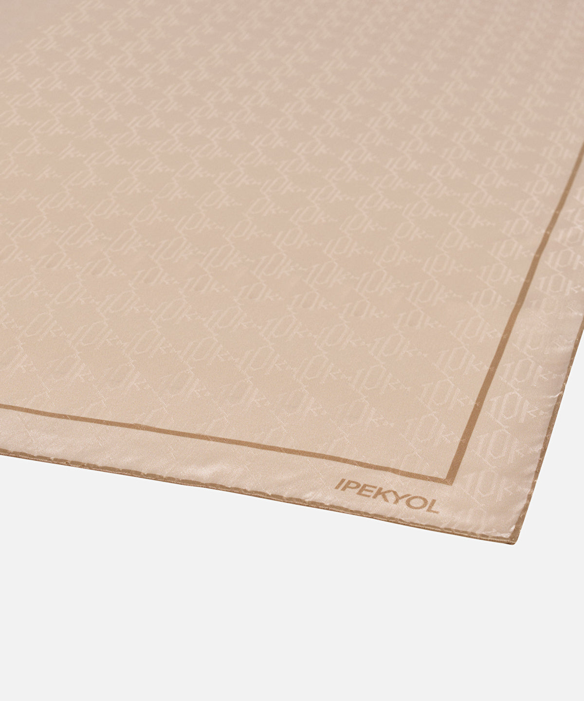 Zoomed 100% Silk Scarf 90X90 Cm