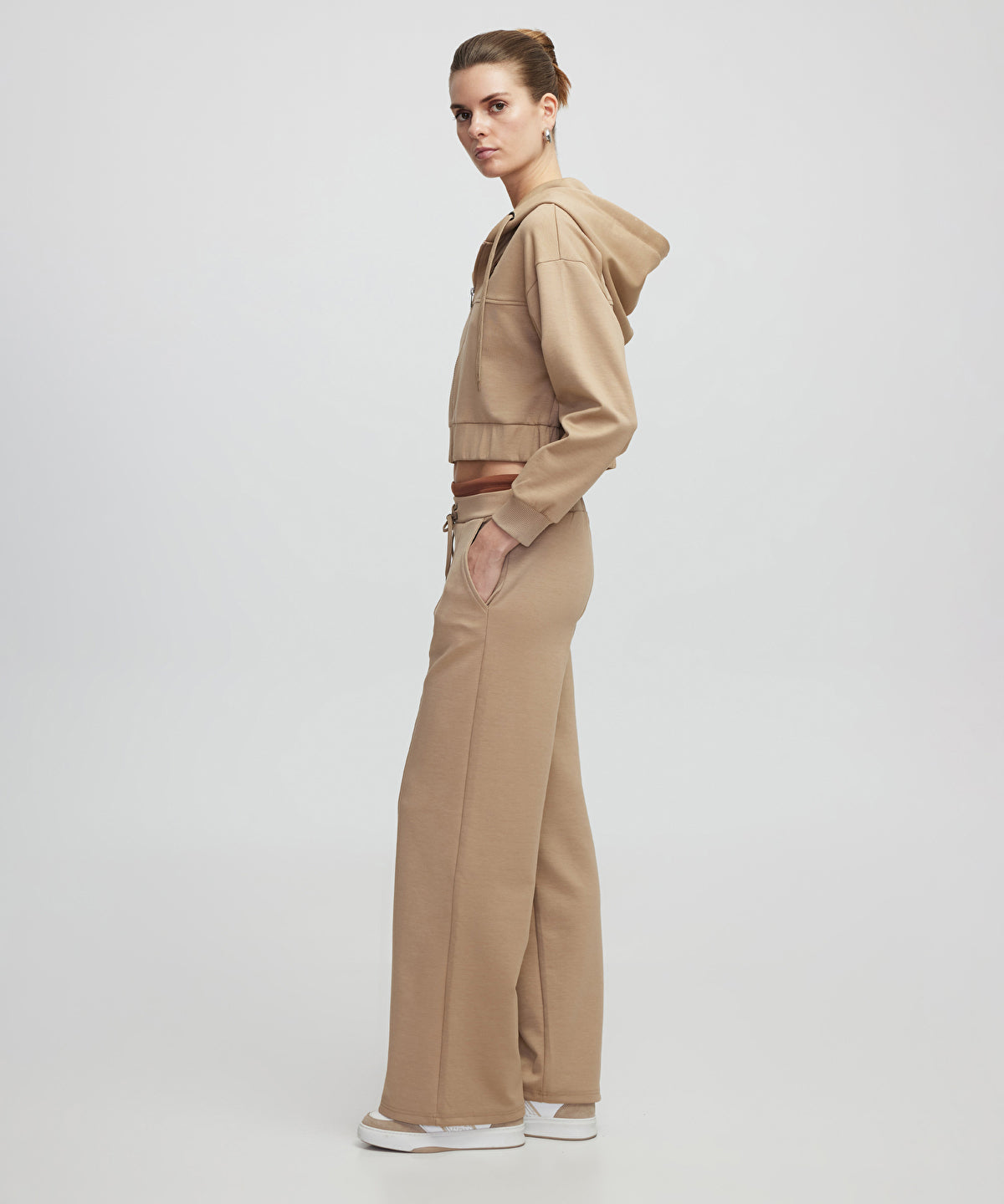Zoomed Contrast Waistband Trousers