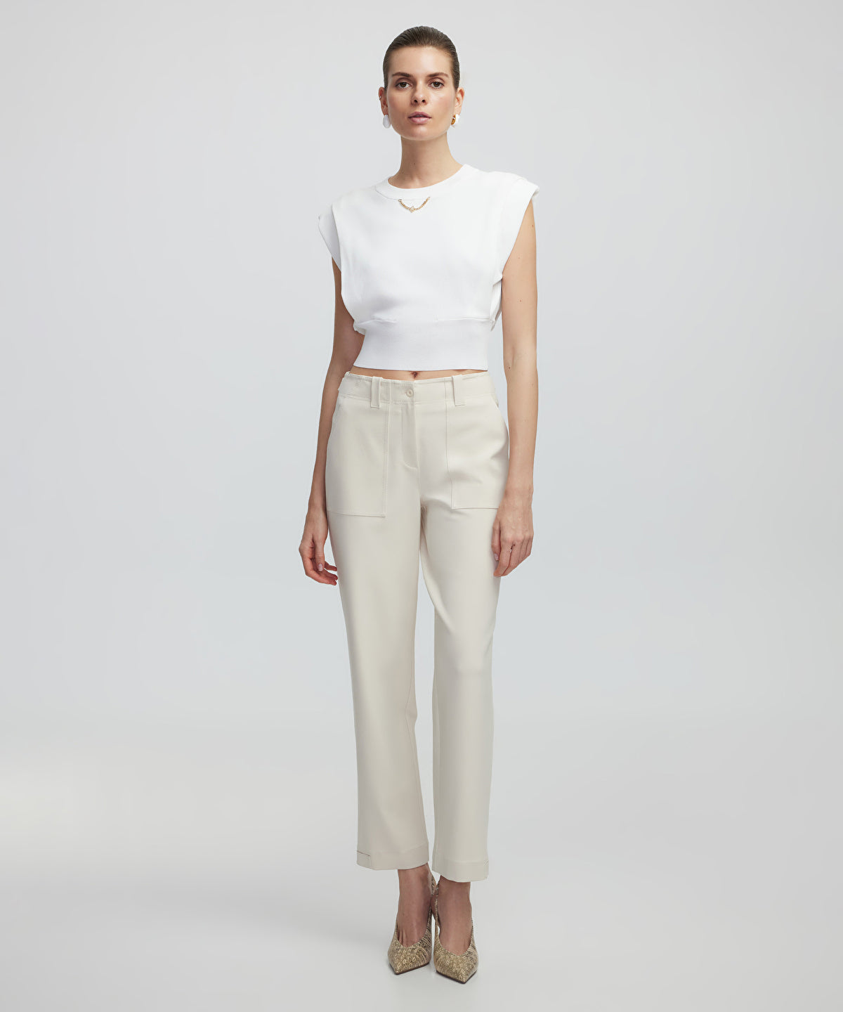 Zoomed Trousers With Wide Pockets