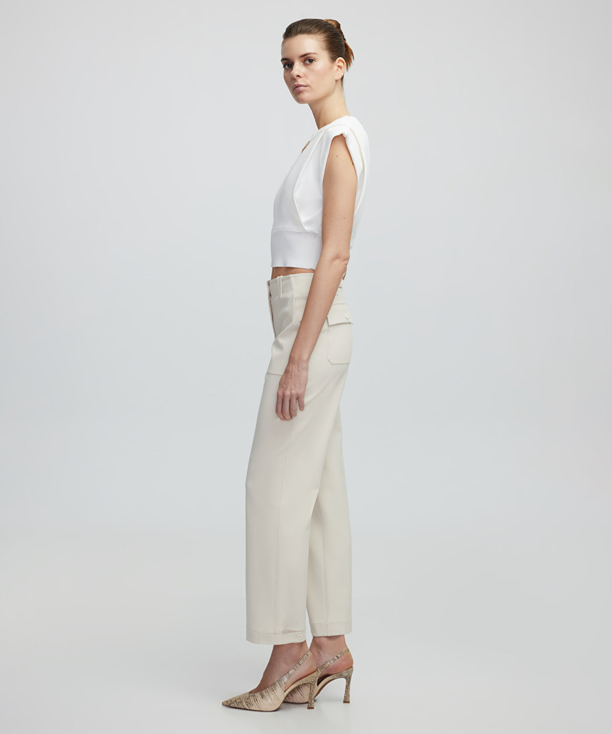 Zoomed Trousers With Wide Pockets