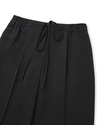 Carrot fit trousers