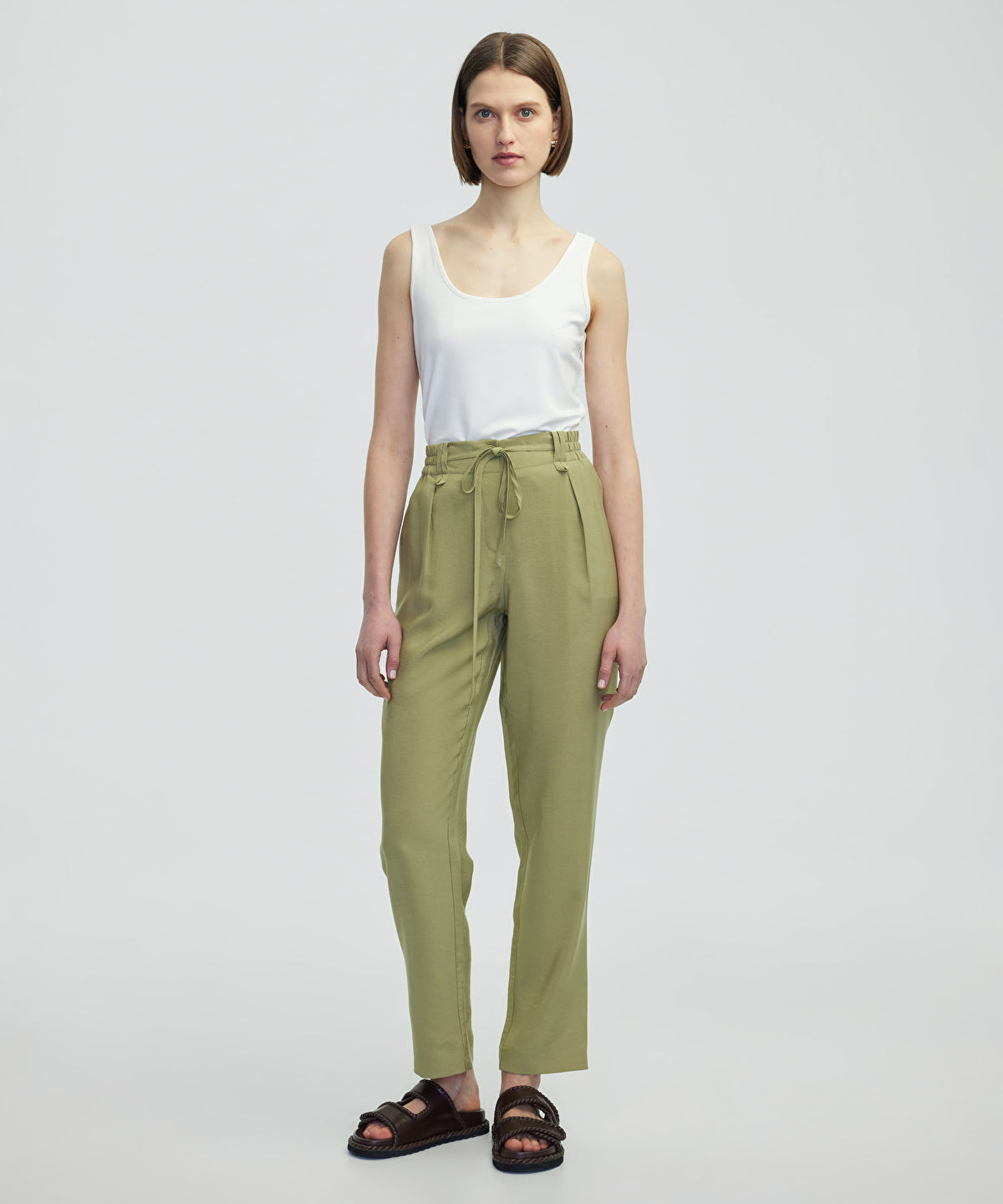 Zoomed Carrot Fit Trousers With Drawstring