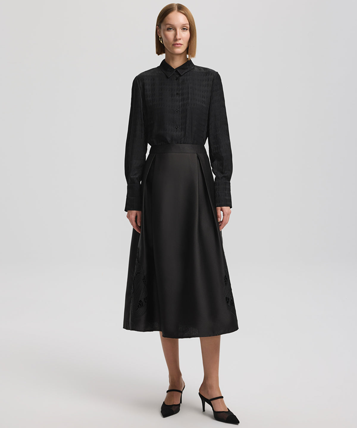 Zoomed Embroidered A-Line Skirt