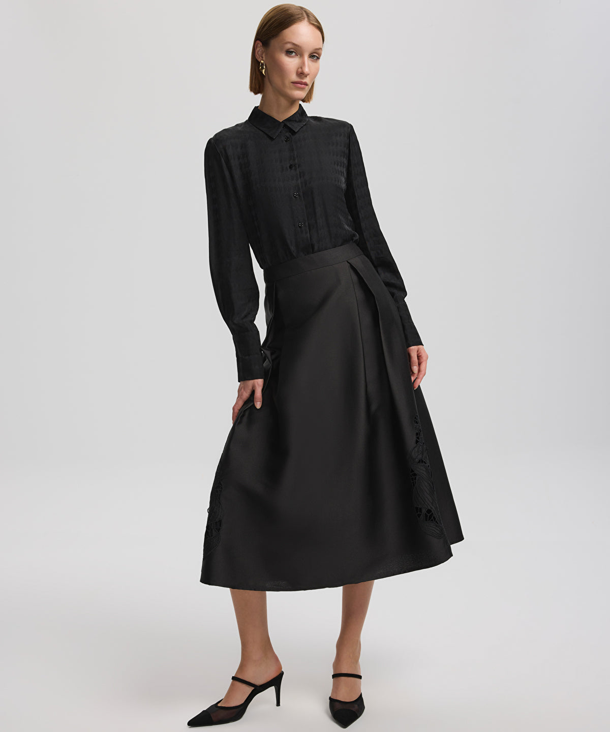Zoomed Embroidered A-Line Skirt