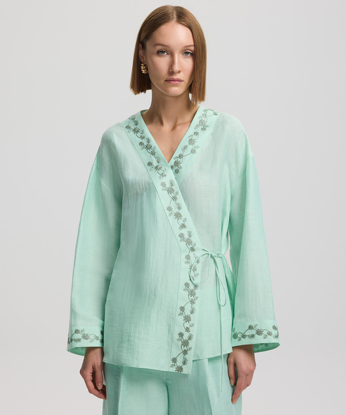 Zoomed Embroidered Blouse