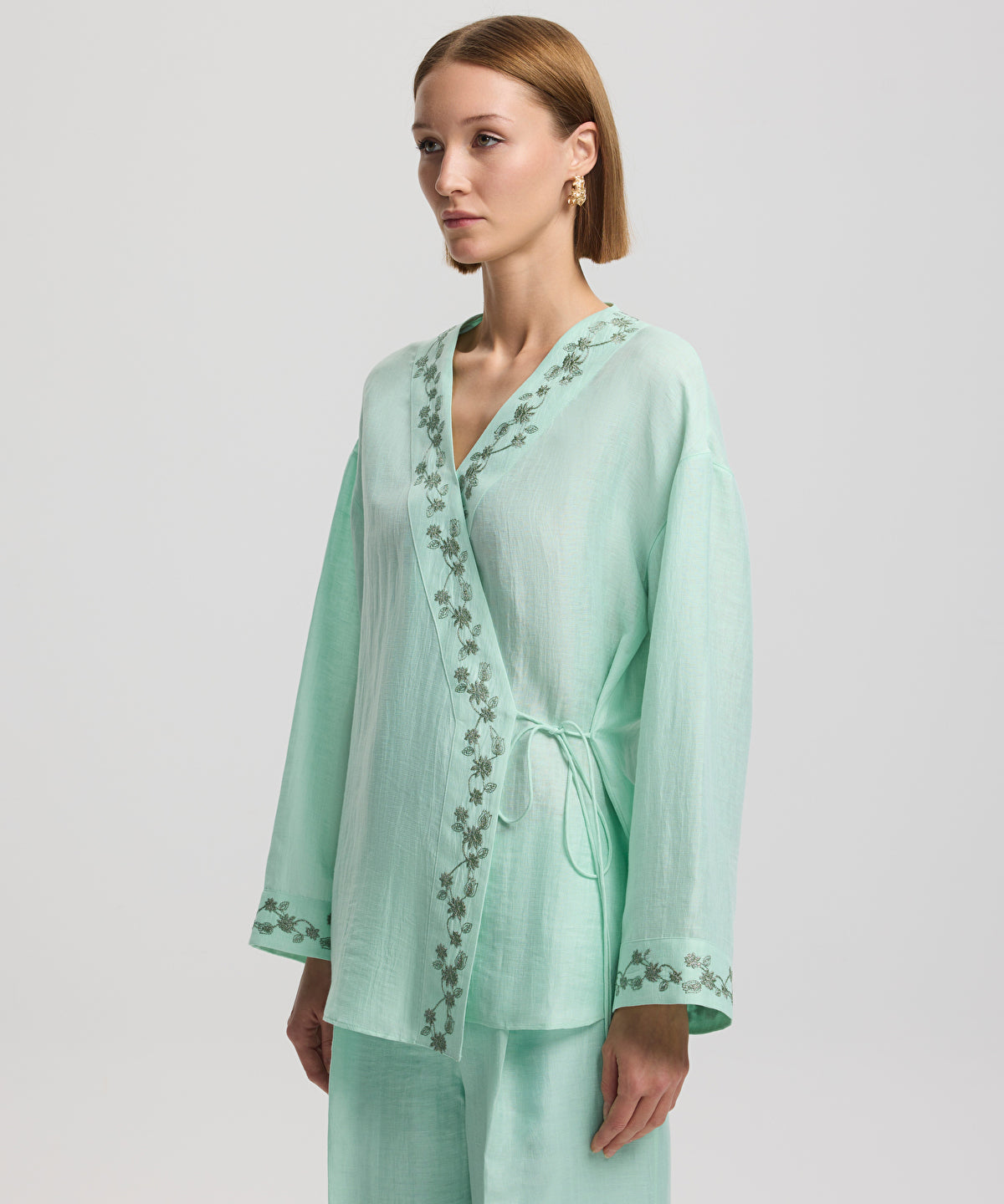 Zoomed Embroidered Blouse