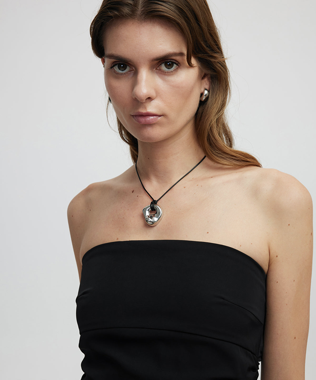 Zoomed Strapless Blouse