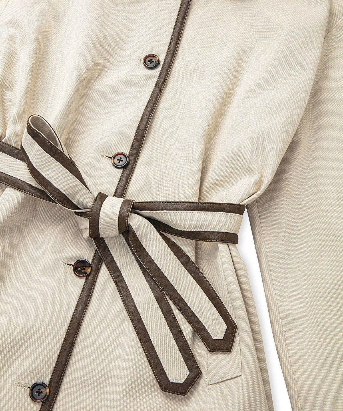 Zoomed Contrast Piping Trench Coat