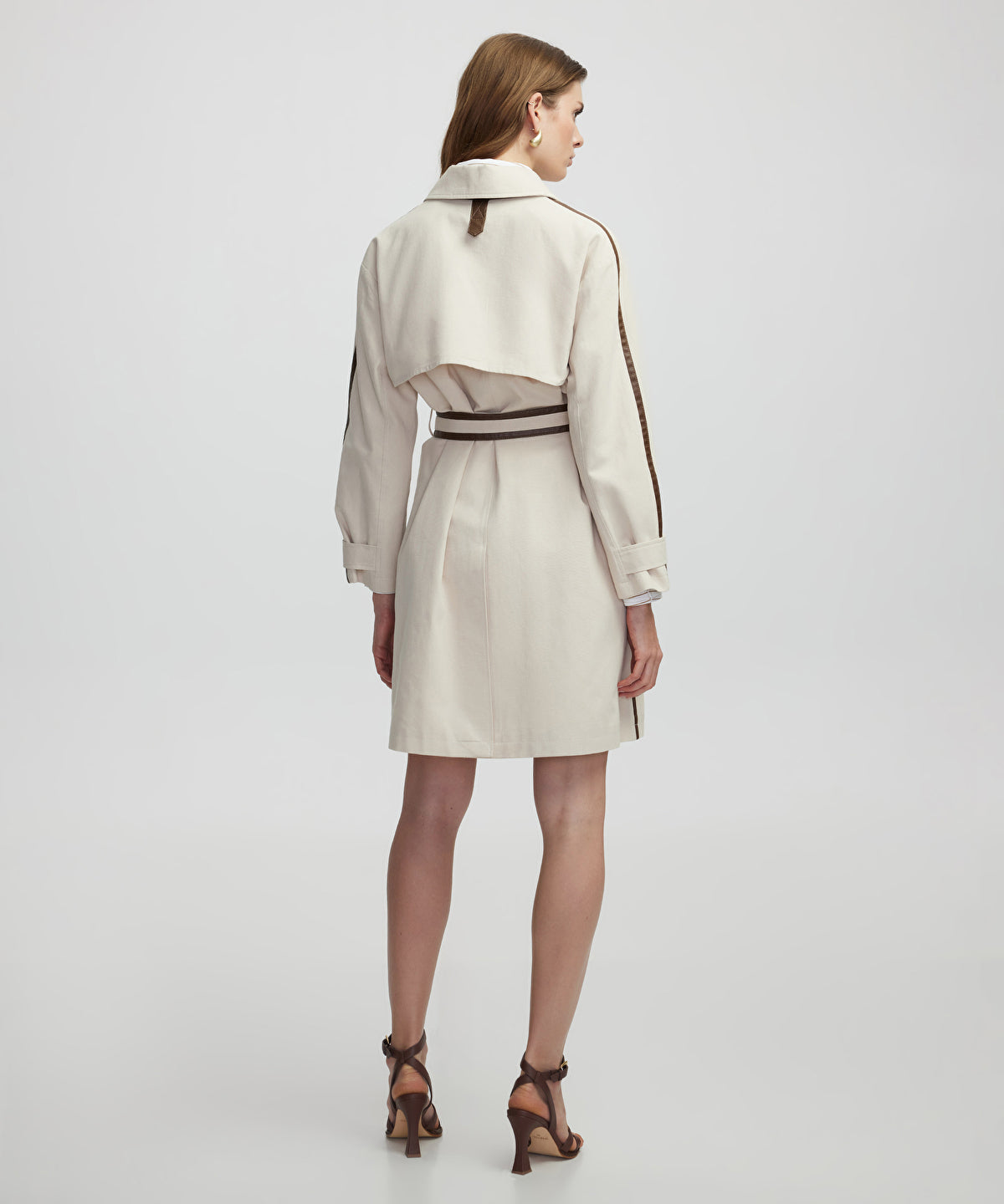 Zoomed Contrast Piping Trench Coat