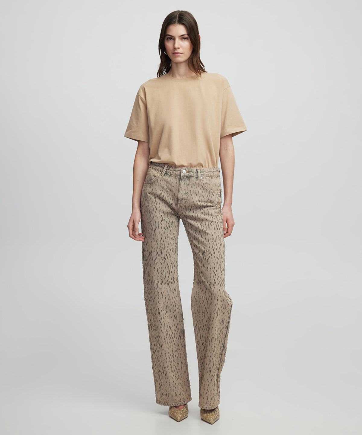 Zoomed Distressed Effect Jeans