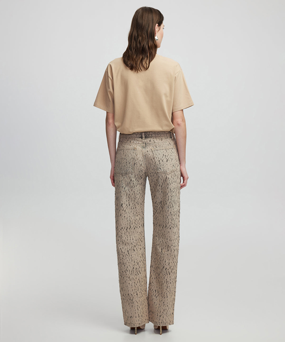 Zoomed Distressed Effect Jeans