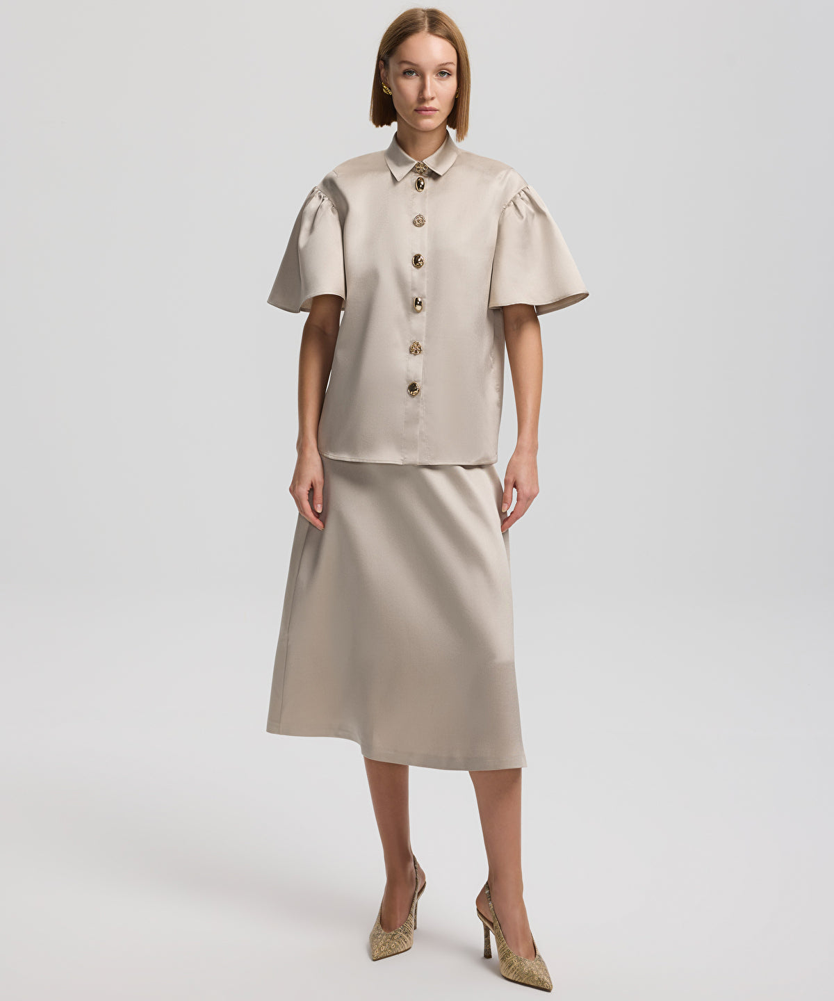 Zoomed Satin Shirt With Golden Buttons