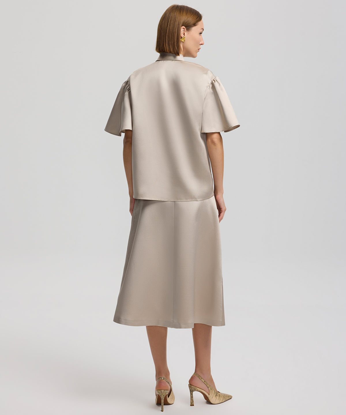 Zoomed Satin Shirt With Golden Buttons