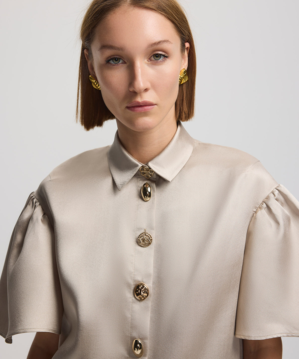 Zoomed Satin Shirt With Golden Buttons