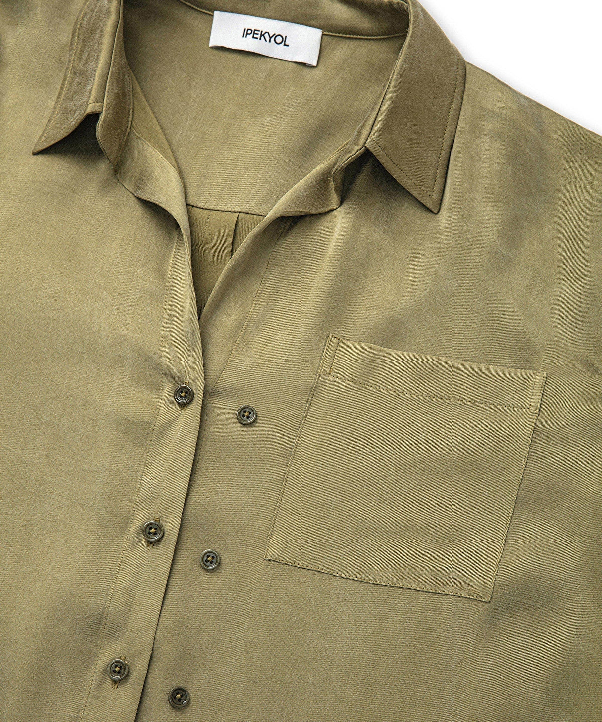 Zoomed Shirt With Double Row Of Buttons
