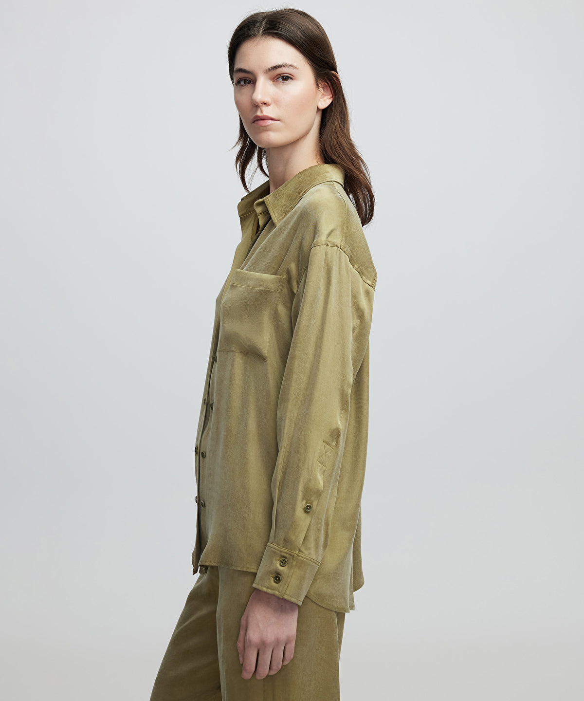 Zoomed Shirt With Double Row Of Buttons