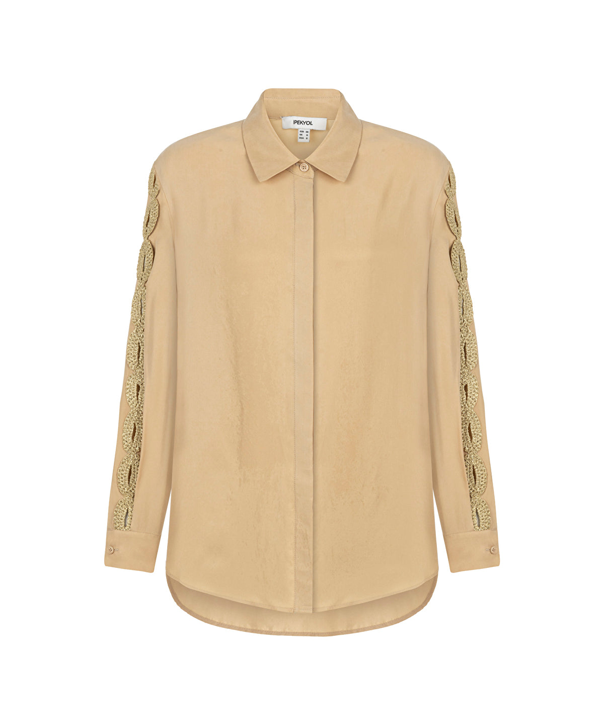 Zoomed Applique Blouse