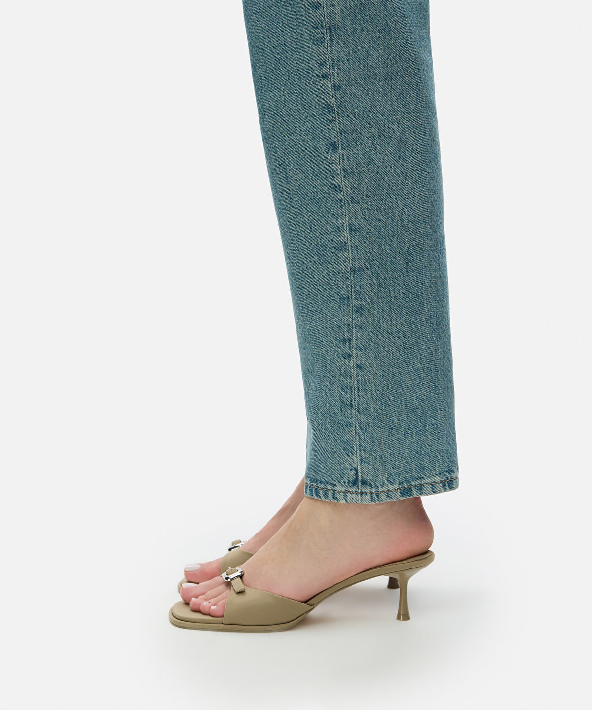 Zoomed High Heel Sandals With Buckles