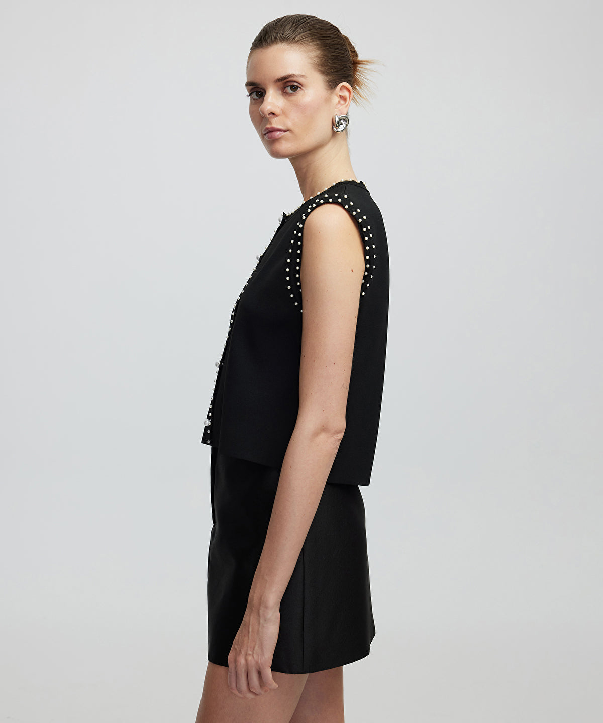 Zoomed Knit Vest with Faux Pearls