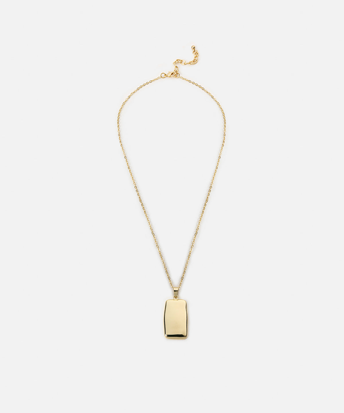 Chain necklace with metal pendant