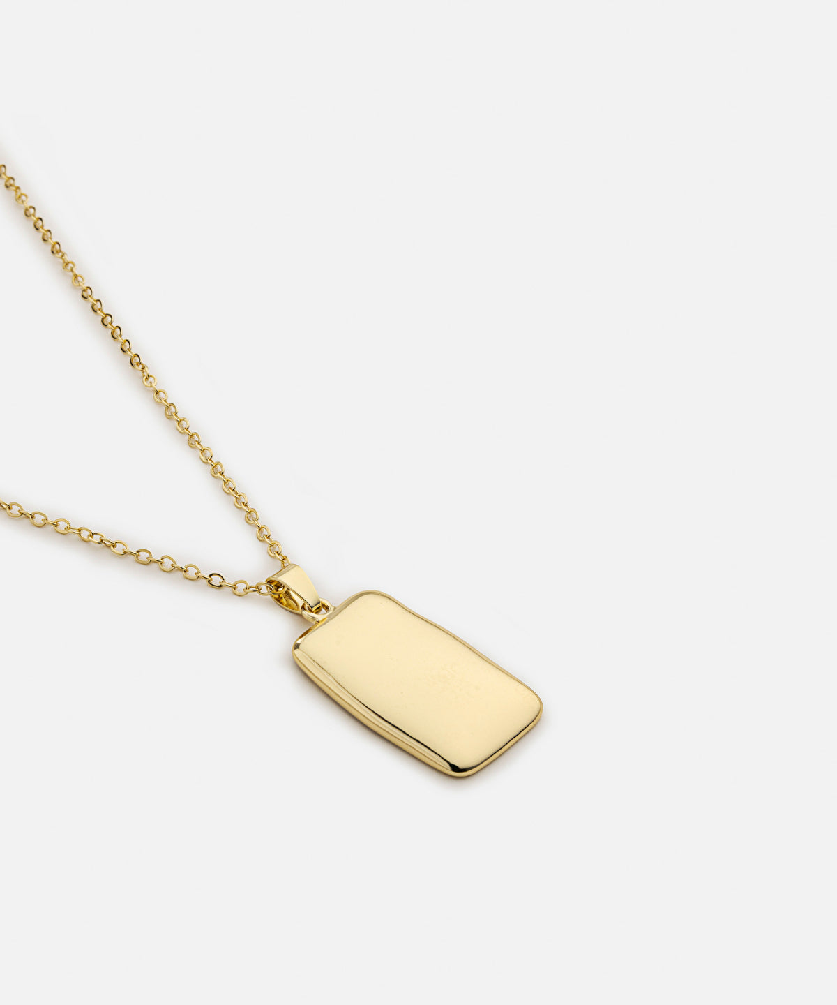 Chain necklace with metal pendant