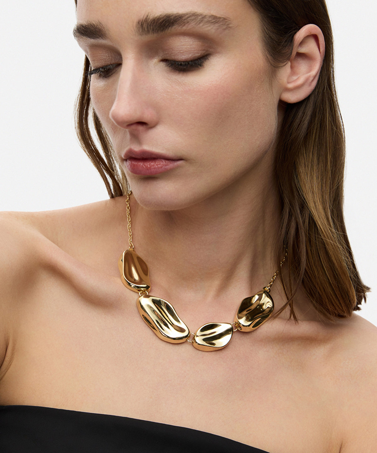 Multi-piece metal necklace