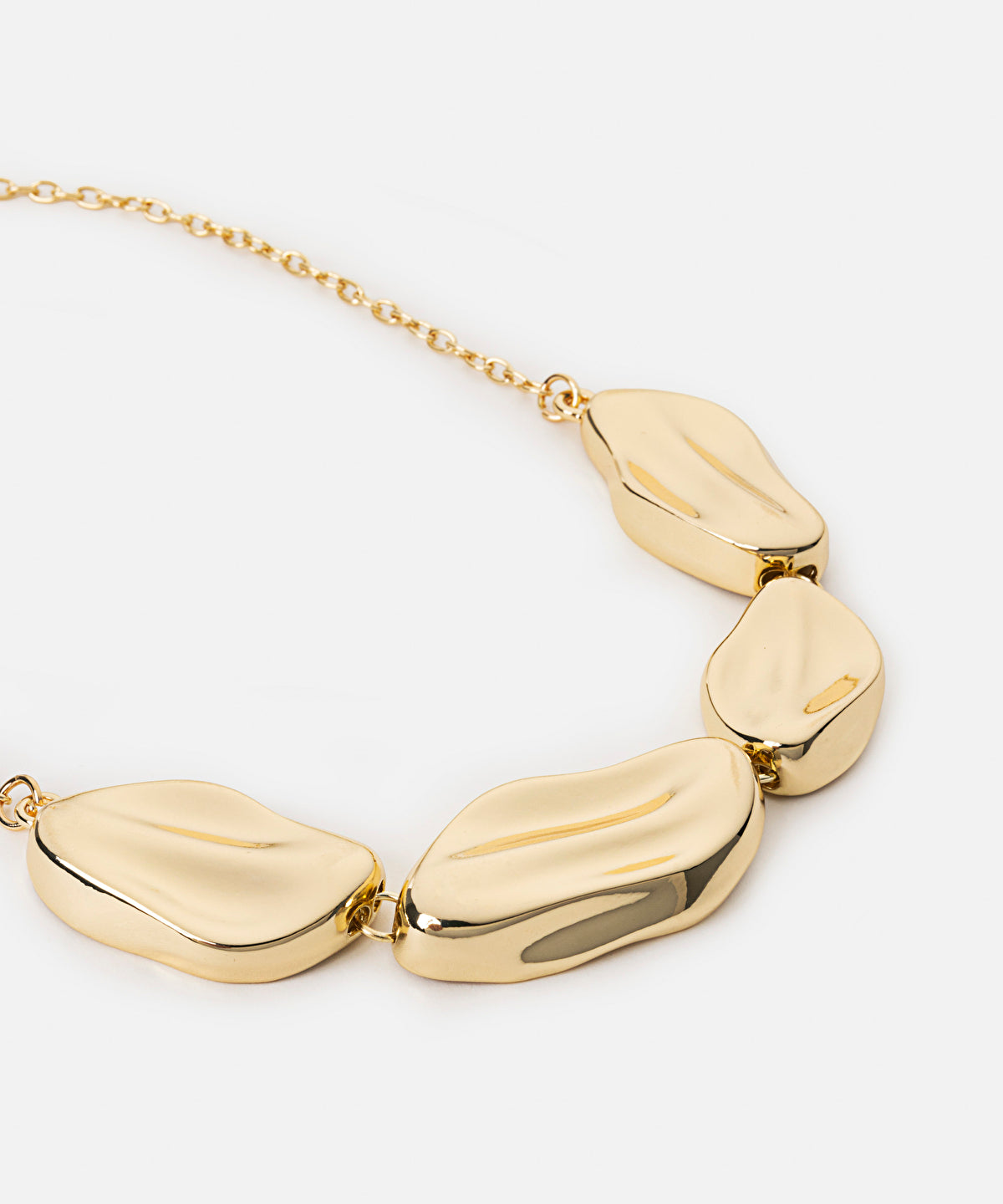 Multi-piece metal necklace